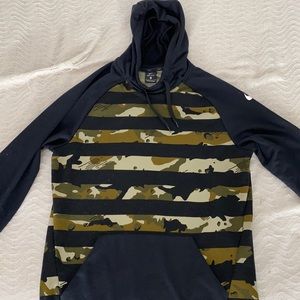 LARGE NIKE HOODIE